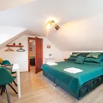 Rezidence Plesivec - Rodinny S 3 Loznicemi Homestay szállás