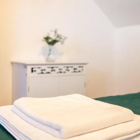 Privatunterkunft Rezidence Plesivec - Rodinny S 3 Loznicemi