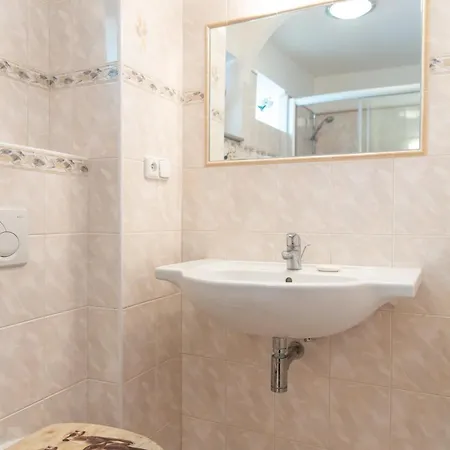 Rezidence Plesivec - Rodinny S 3 Loznicemi
