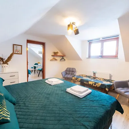 Privatunterkunft Rezidence Plesivec - Rodinny S 3 Loznicemi Český Krumlov