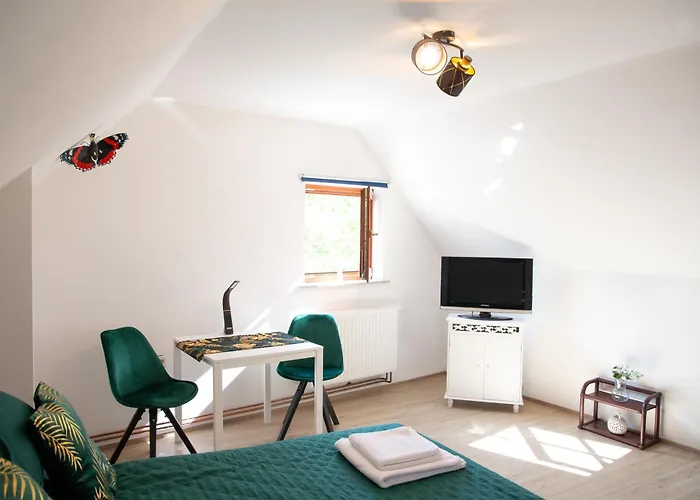 Rezidence Plesivec - Rodinny S 3 Loznicemi *